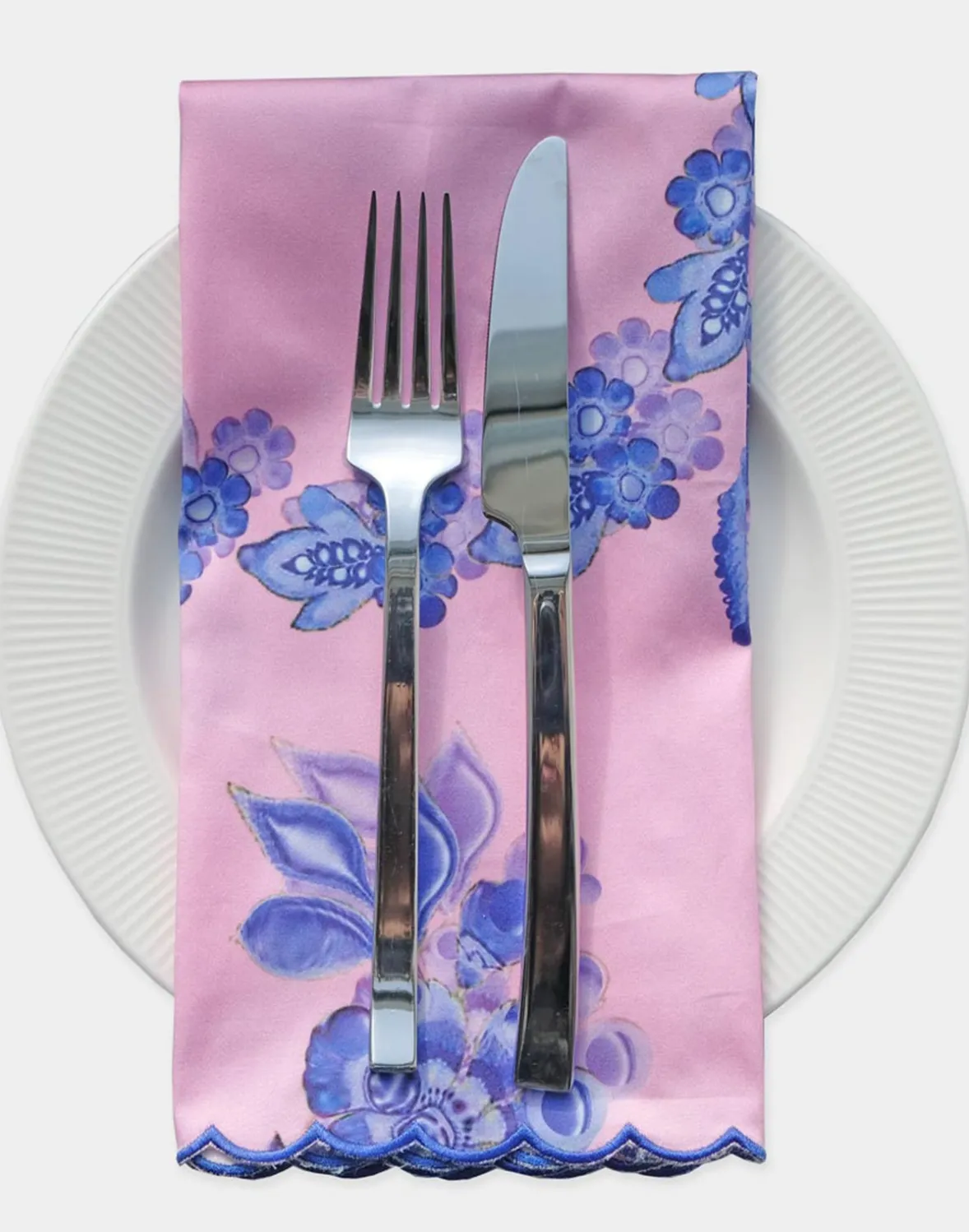 Cynthia Rowley Scallop Embroidered Edge Dinner Napkin- Home